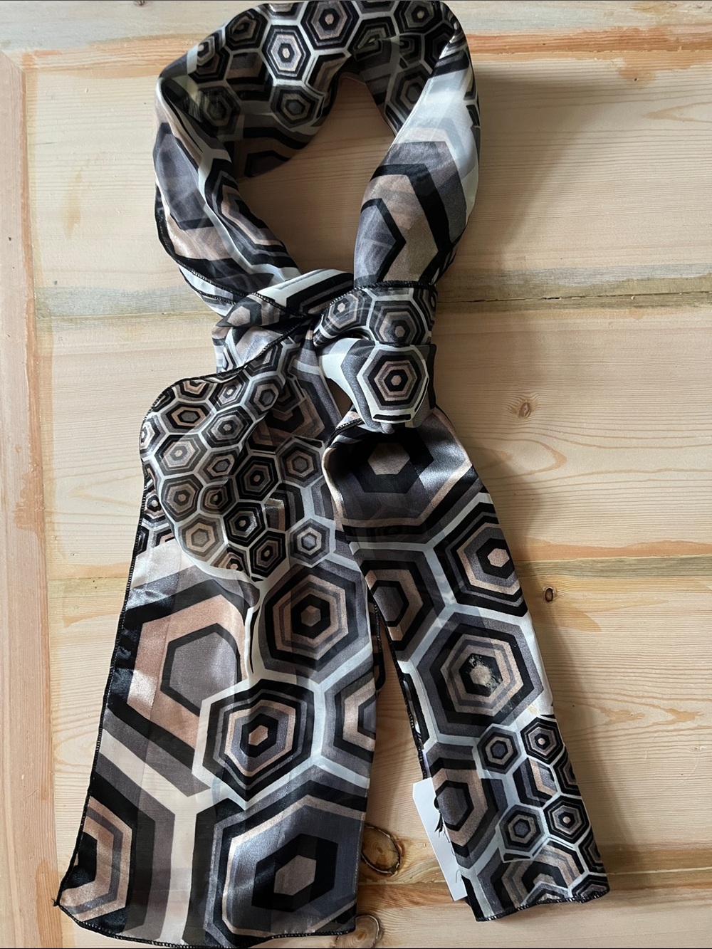 Silk-Feel Geometric Hexagon Scarf in Black, Gray & Cream - Obling